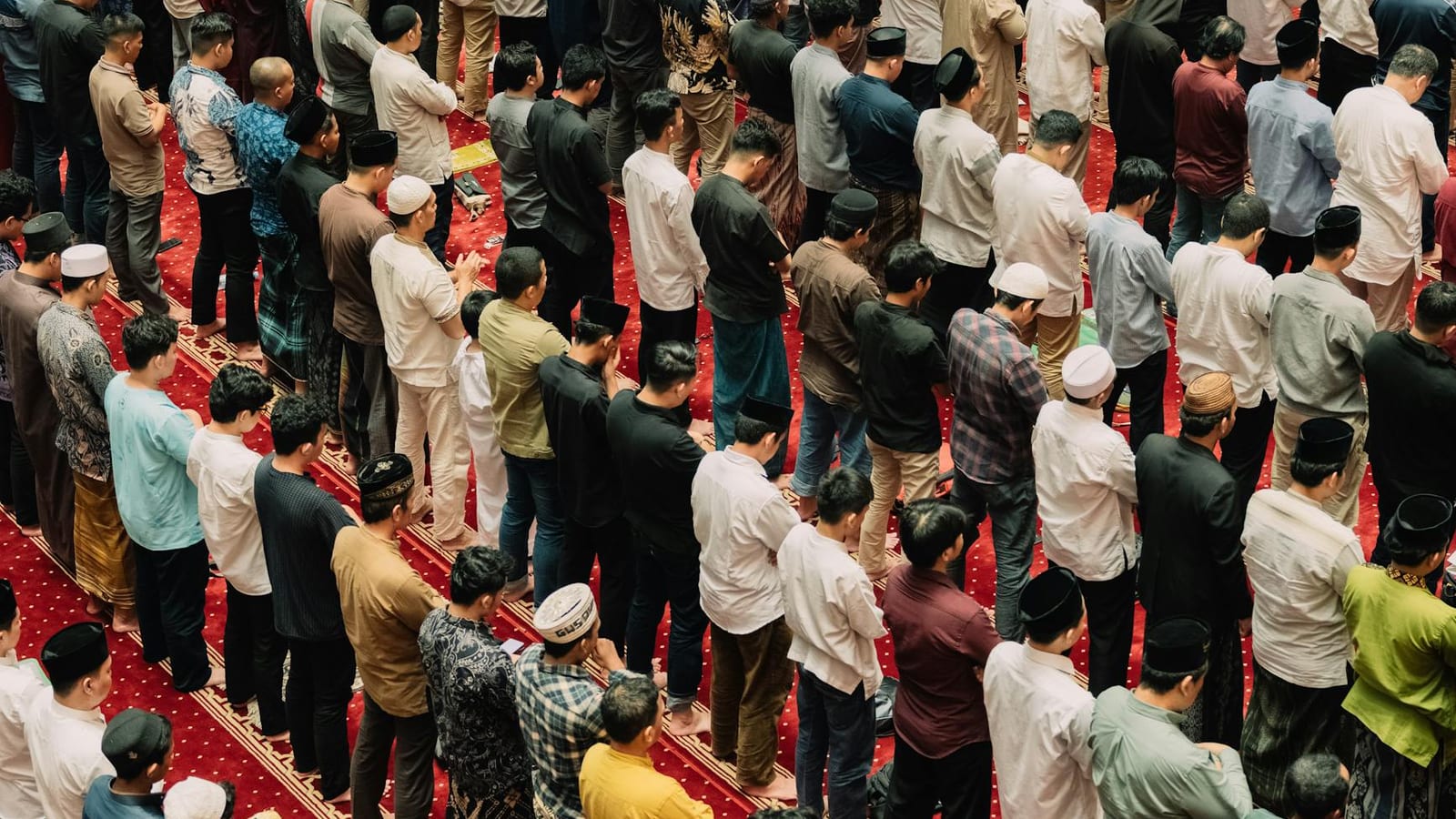 AOC hijab, Mamdani Arsenal kurta spark Eid debate