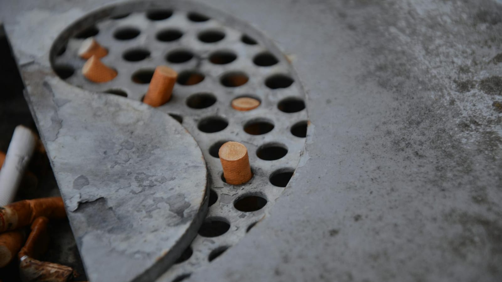 Dementia Risk Falls 16% Among Adults Who Stop Smoking