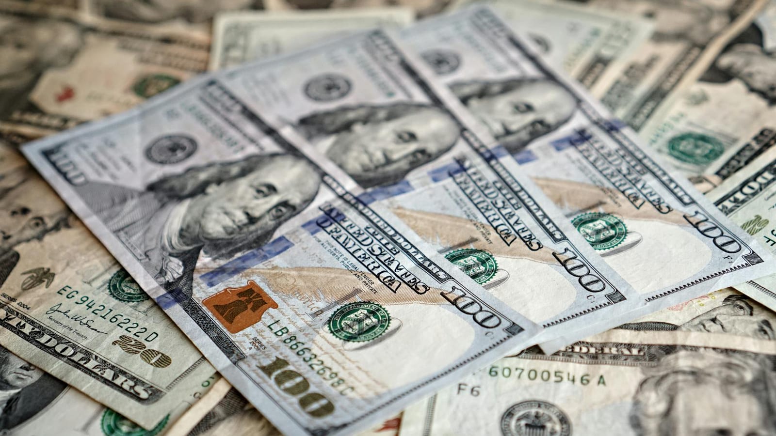 Dollar Extends Rally As Strong US Data Clouds Fed Rate Cut Hopes