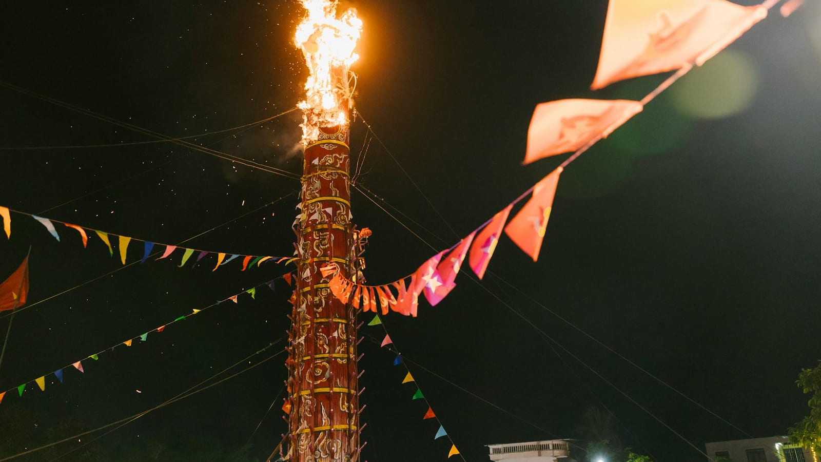 Dussehra Muhurat Sets Pace for Puja and Market Rush