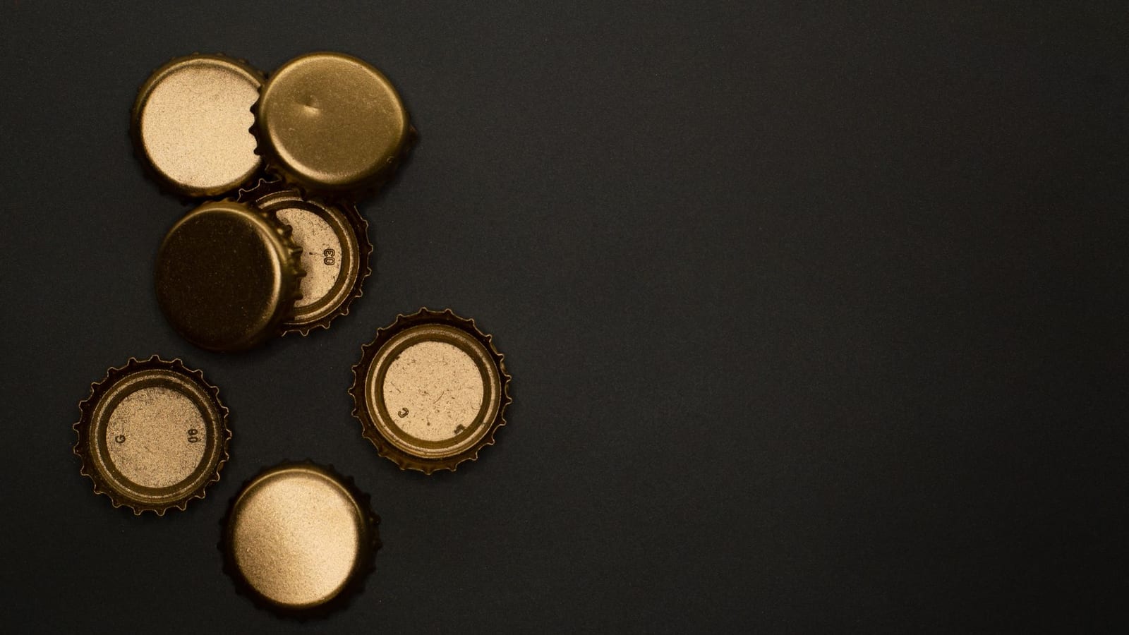 Gold drops under $4,000 as dollar routs bullion demand