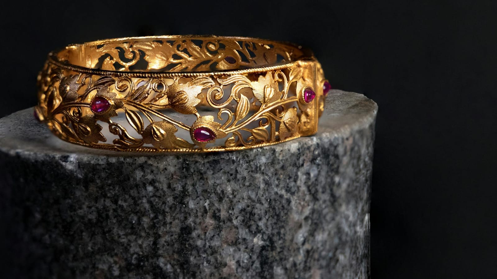 Gold import curbs put jewellery stocks back in focus