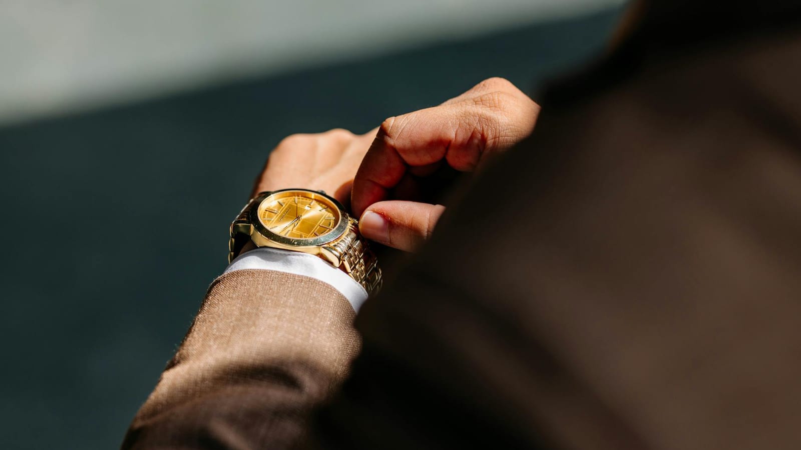 Gold prices ease in Bengaluru despite West Asia jitters