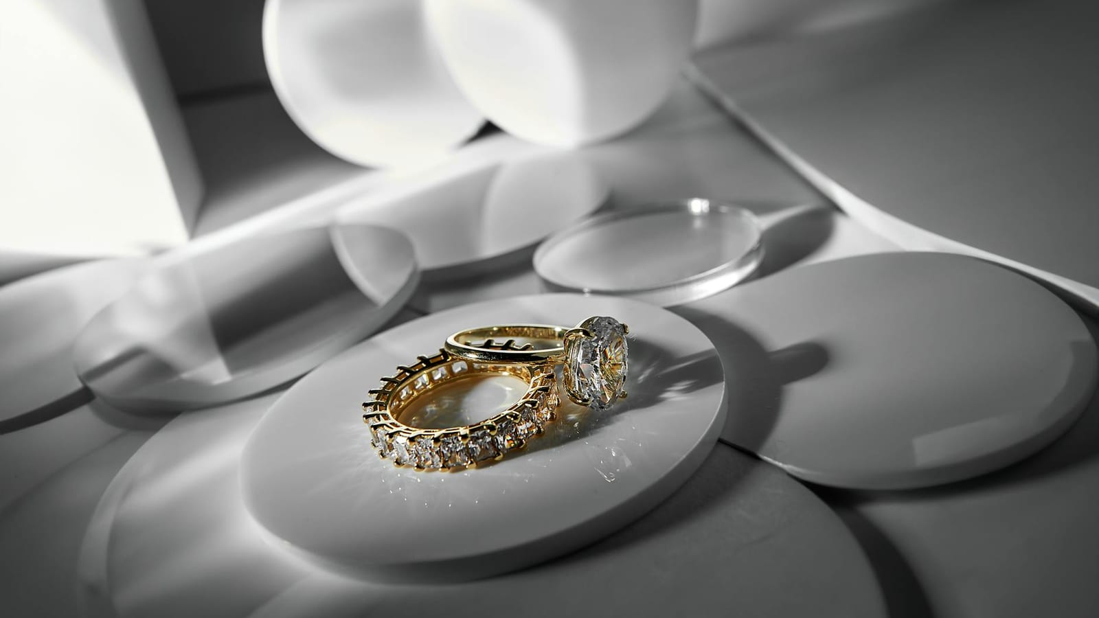 Gold retail shares drop as Modi call sparks demand fears