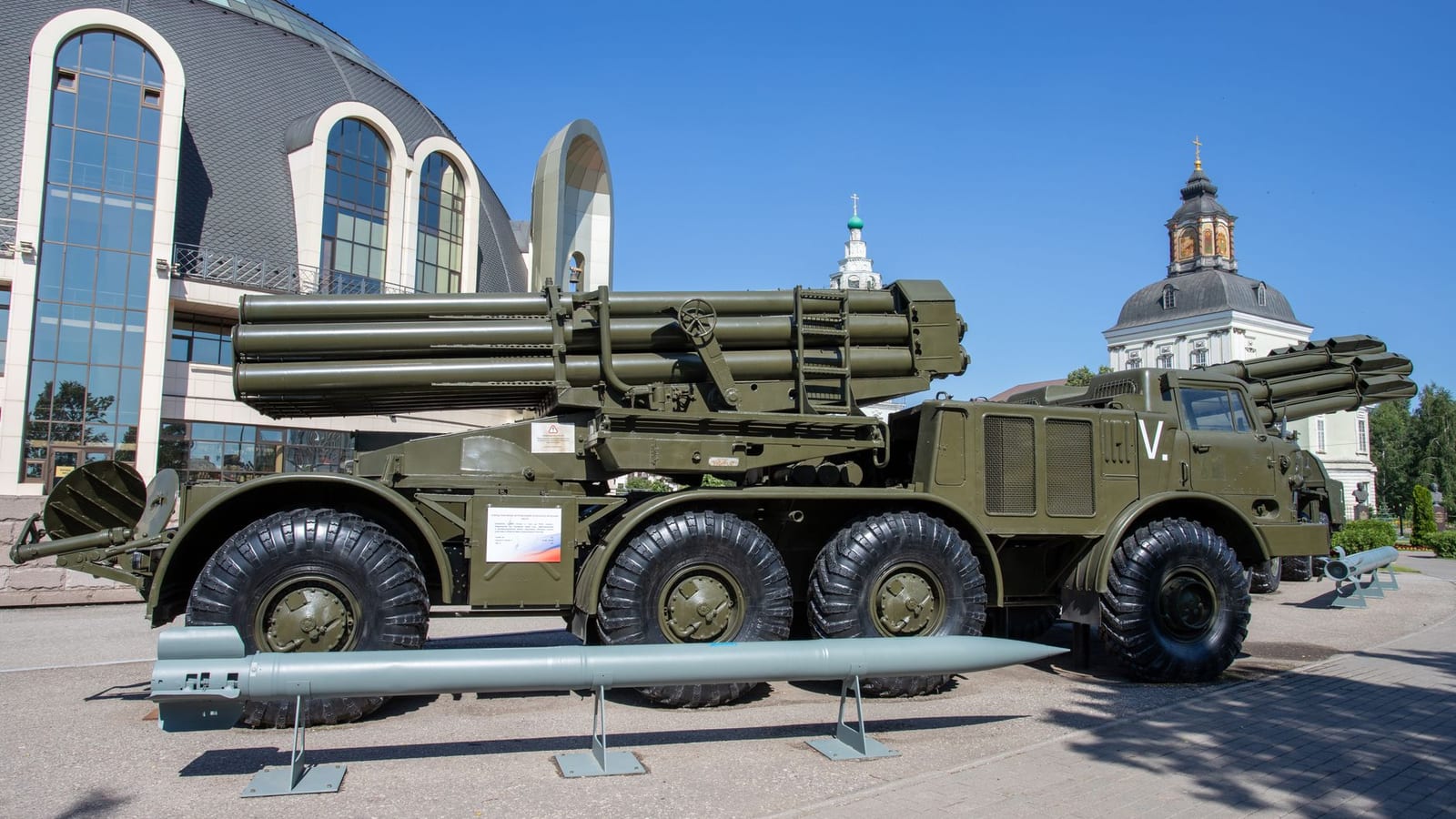 Hezbollah fires 135 missiles as Israel hits Lebanon