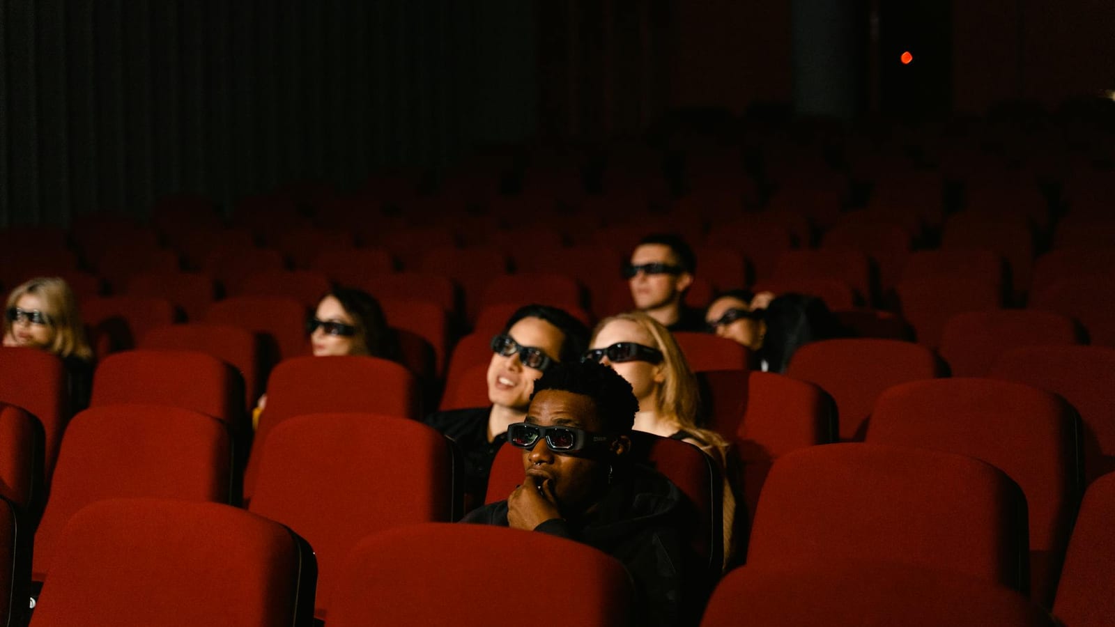 Hindi Films Crowd Weekend With Hooks But Weak Payoffs