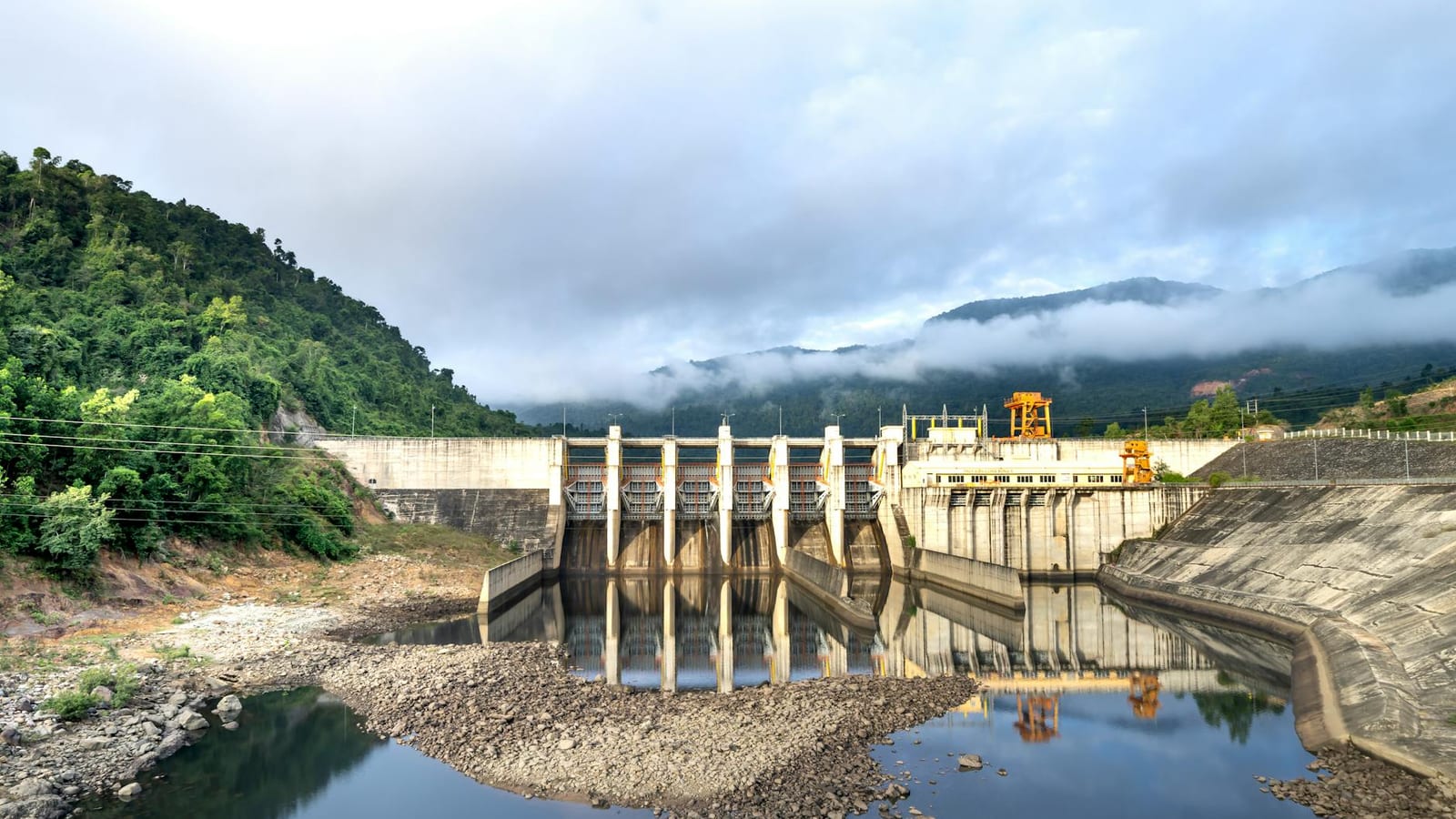 India Warns Pakistan of Chenab Flood Risk After Dam