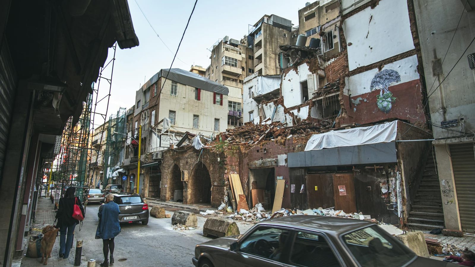 Israeli strikes kill 15 in south Lebanon despite truce