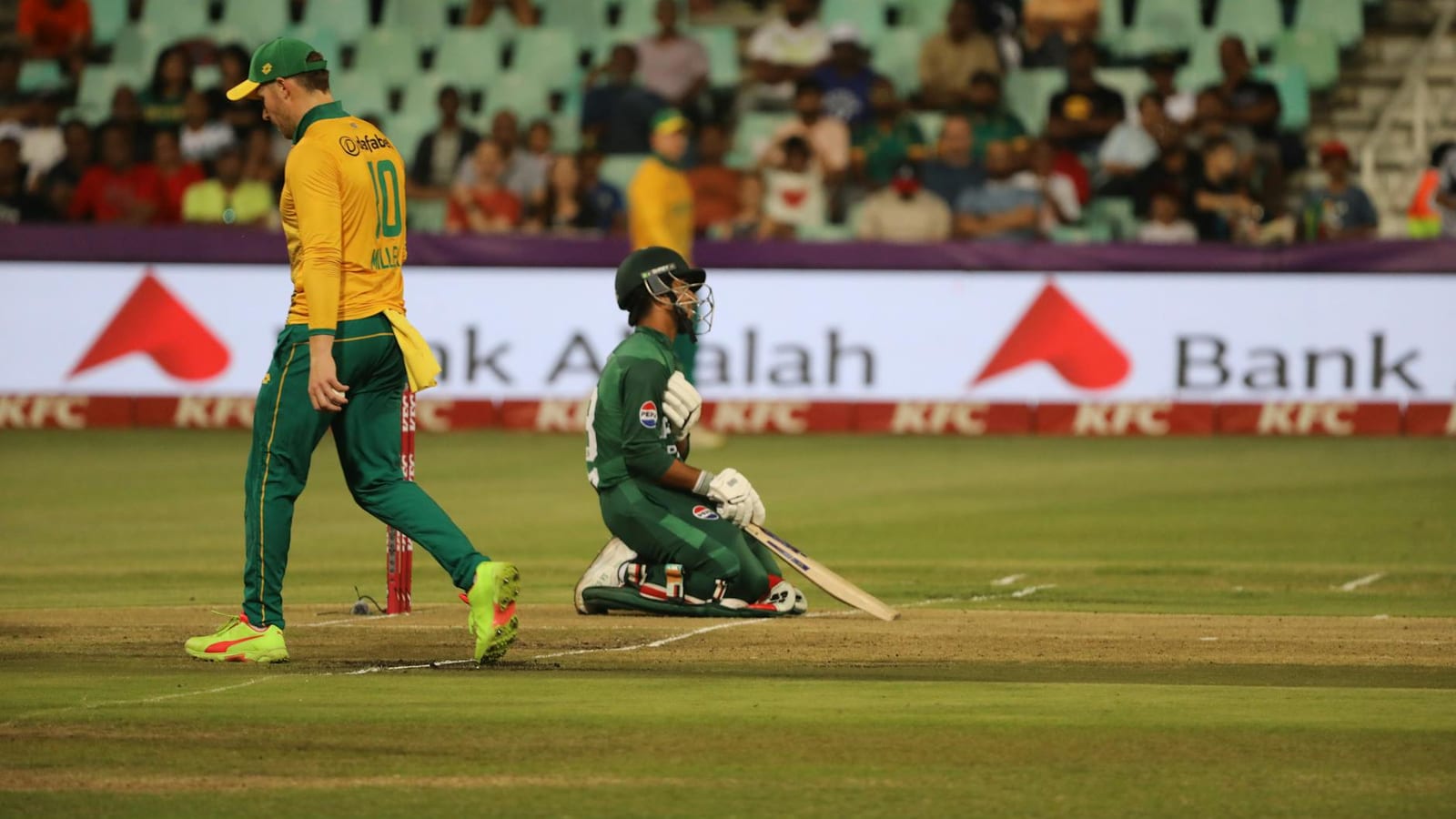 Kolkata Keep IPL Playoff Hopes Alive With Mumbai Win