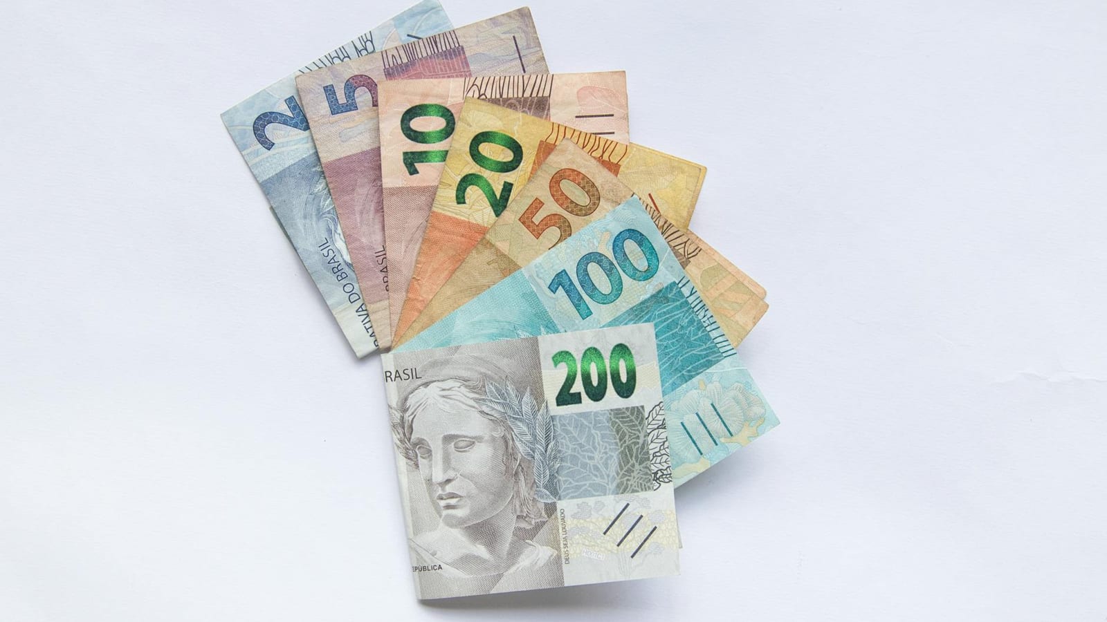 RBI Weighs Polymer Notes as Cash Use Keeps Rising
