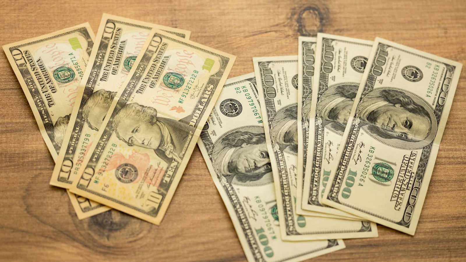 Rupee Weakness Grows as Foreign Funds Leave India