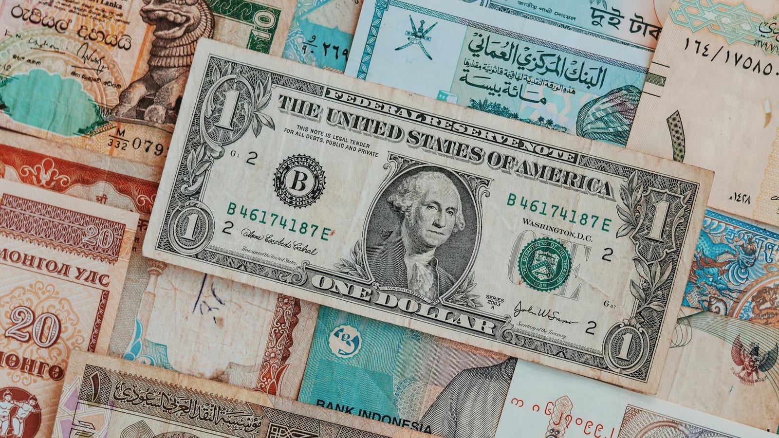 Samir Arora rejects SIP blame as rupee slides past 96