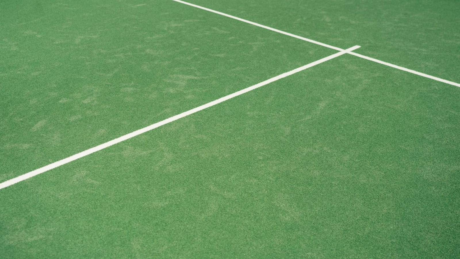 Serena Williams Makes Wimbledon Comeback in Diamonds