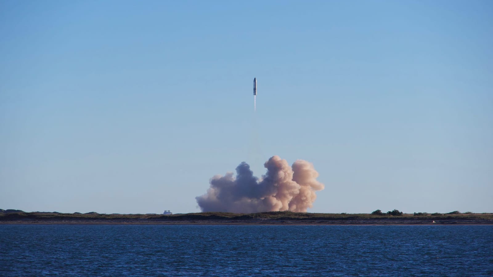 SpaceX opens above issue price at $1.96 trillion value