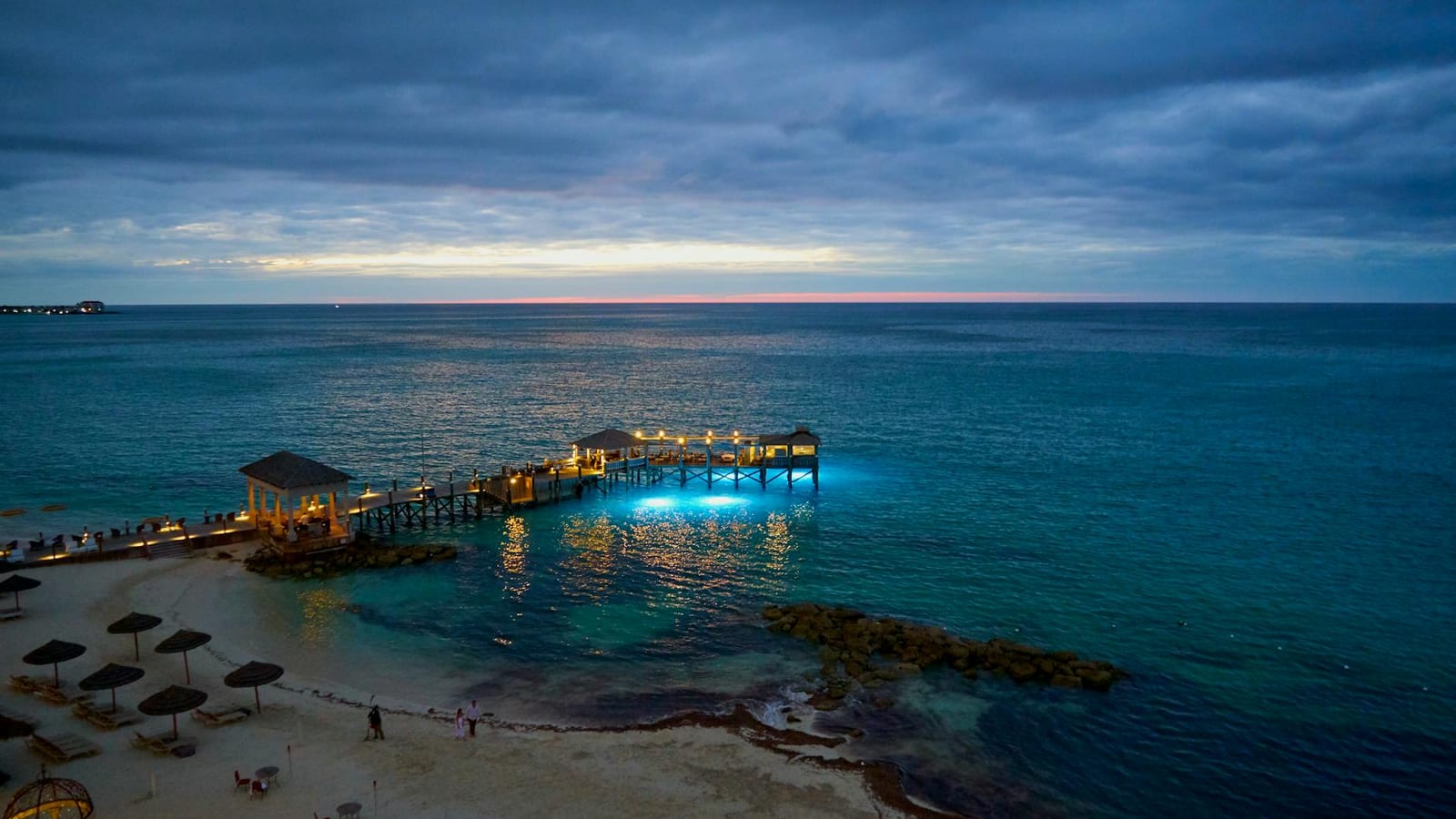Trump Weighs Bahamas Wedding Trip Amid Iran Crisis